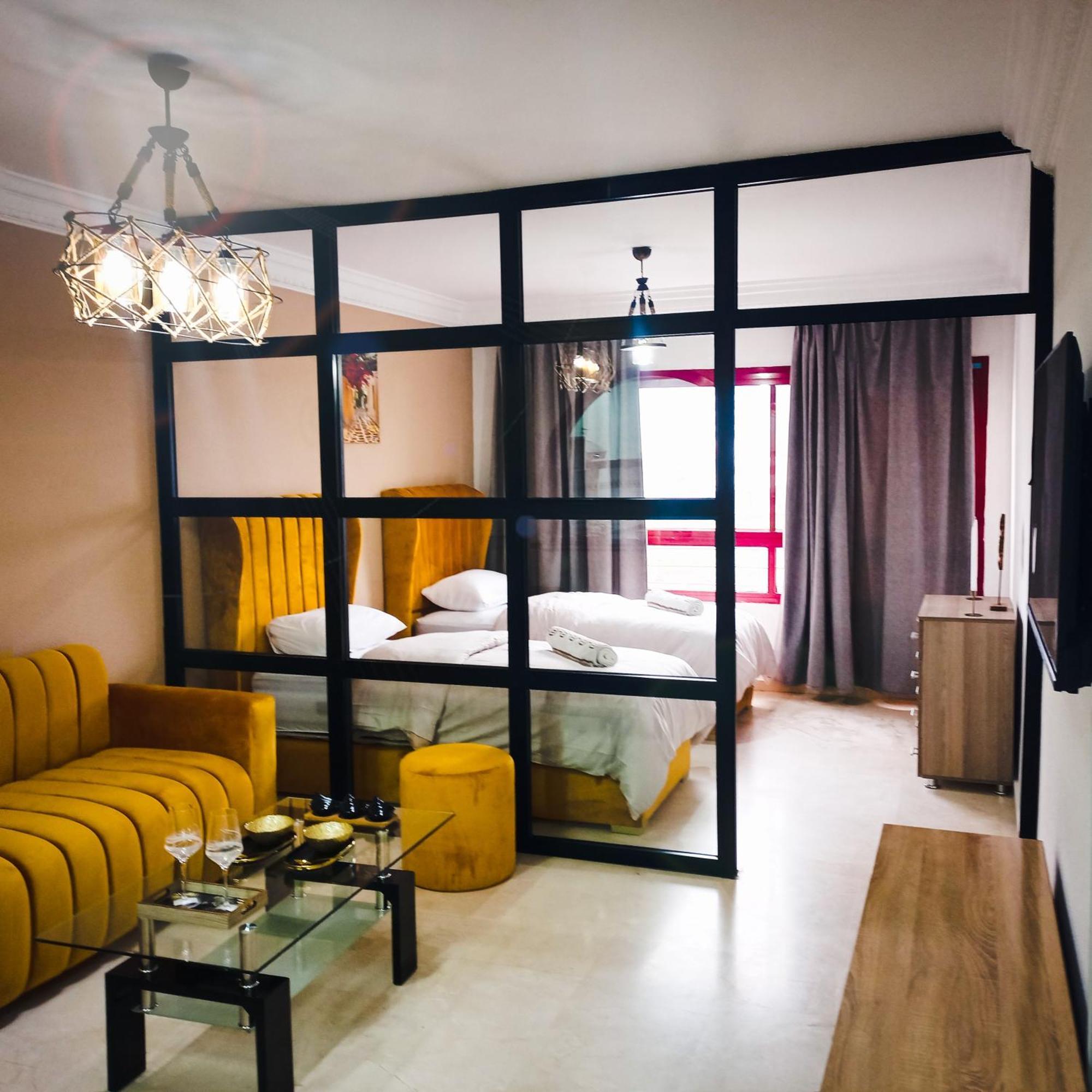 Nouveau Appartement Au Plein Centre Ville En Face Hilton & La Gare De Train Tgv M2 Tangeri Esterno foto