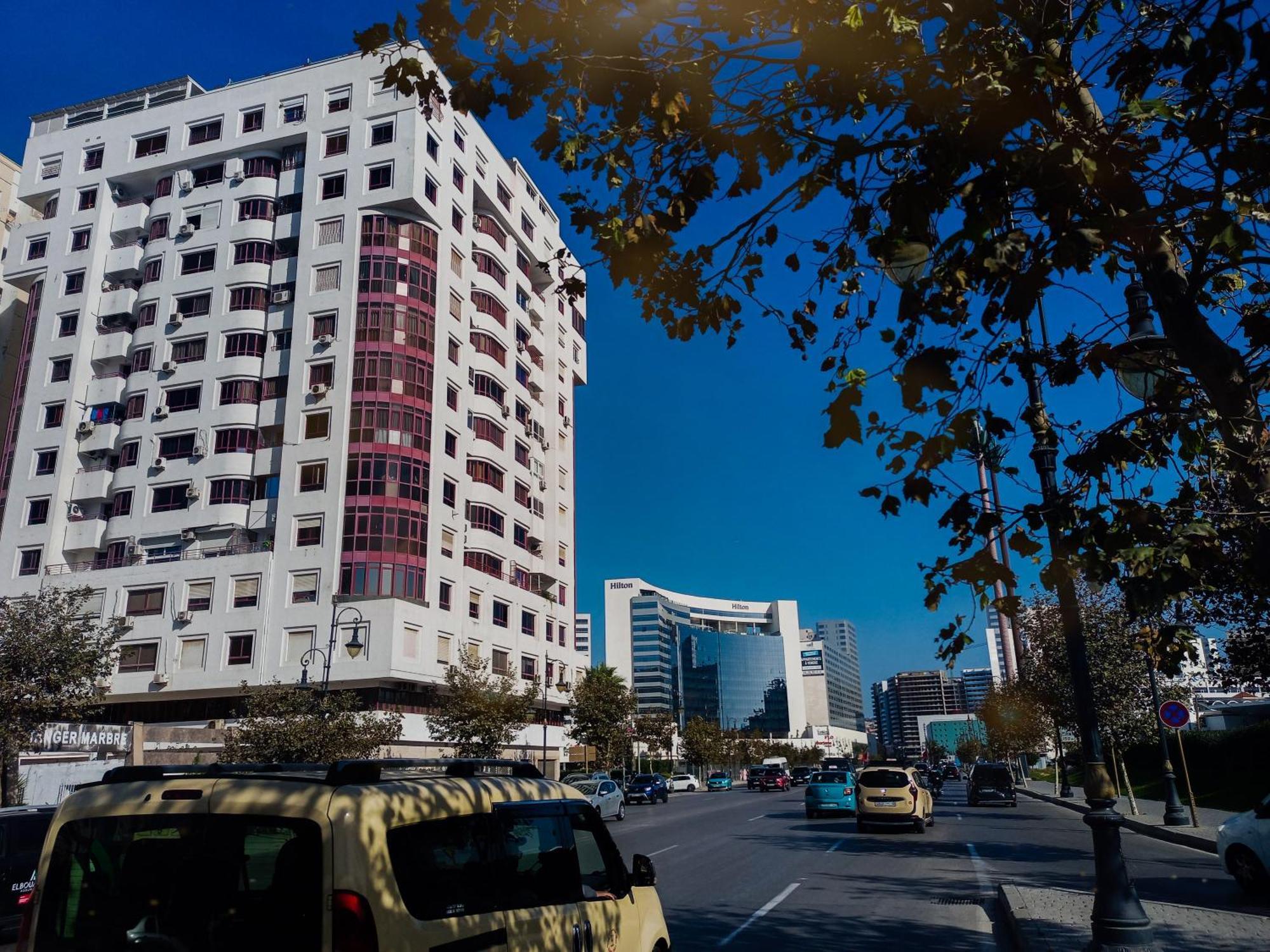 Nouveau Appartement Au Plein Centre Ville En Face Hilton & La Gare De Train Tgv M2 Tangeri Esterno foto