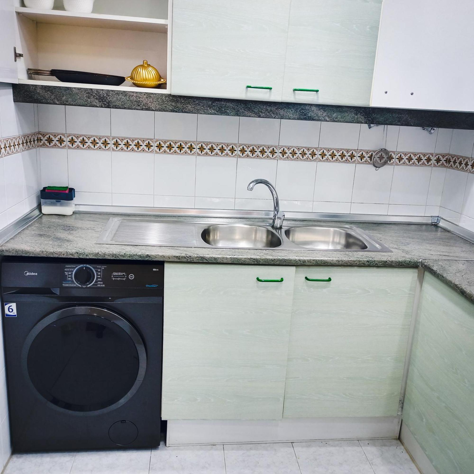Nouveau Appartement Au Plein Centre Ville En Face Hilton & La Gare De Train Tgv M2 Tangeri Esterno foto